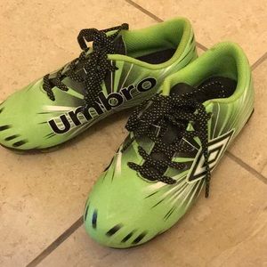Umbro boys soccer cleats shoes Size 12
